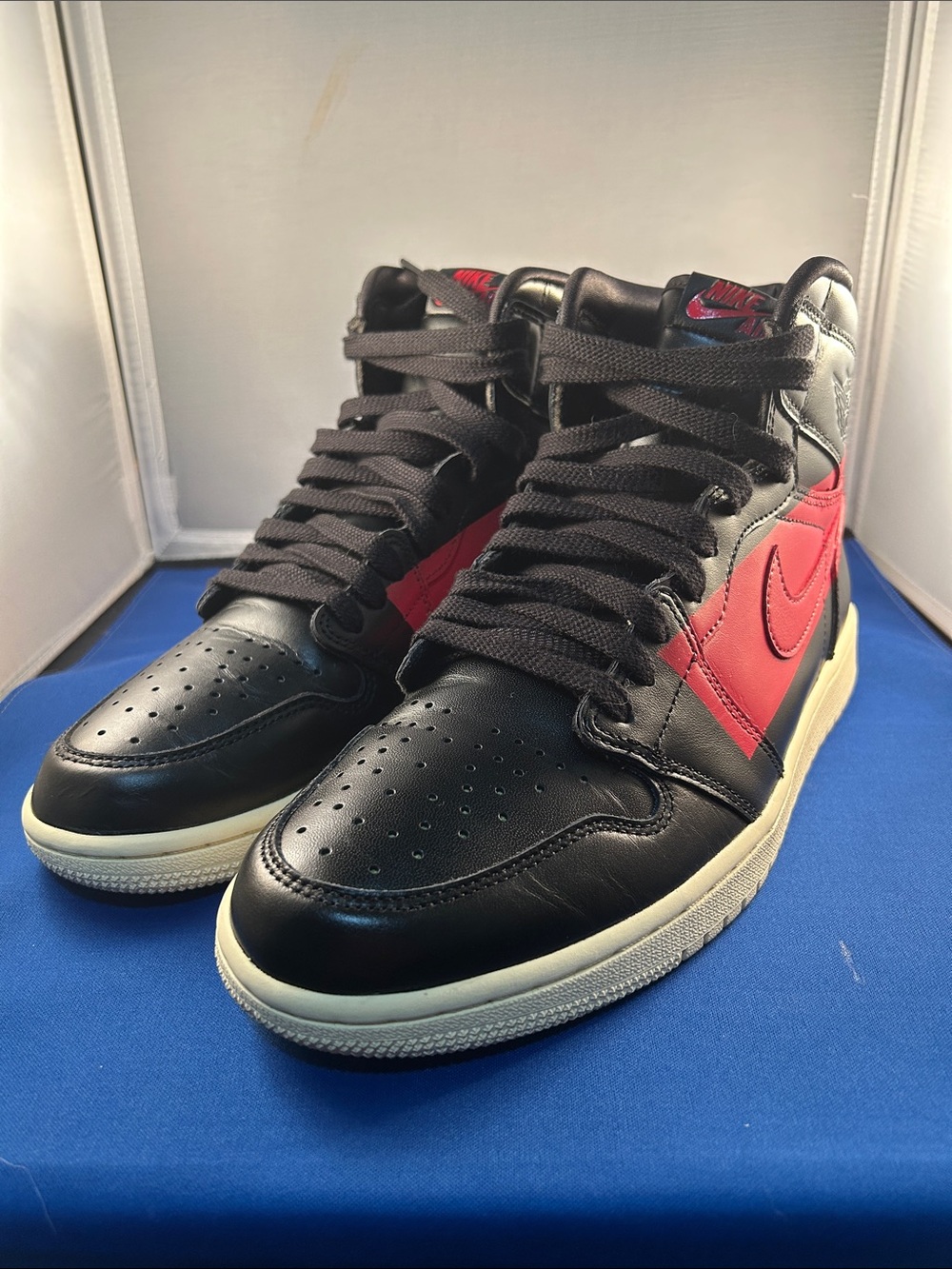 Air Jordan 1 Retro HI OG Defiant Couture